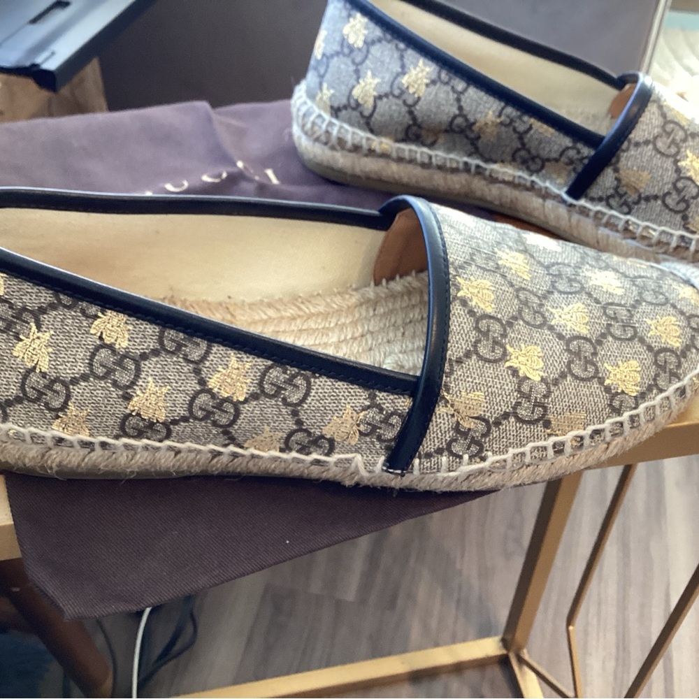 Gucci Beige and Gold Logo Espadrilles - Picture 2 of 6
